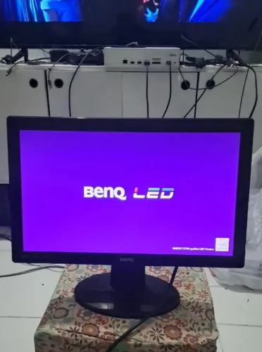 Monitor BenQ 18,5" LED GL950A + VGA + Cabo de Força