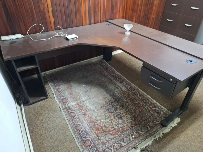 mesa de escritório diretor em L