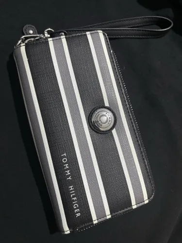 Carteira Tommy Hilfiger Original (Zíper Duplo e Alça de Pulso)