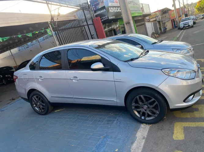 Fiat Grand Siena Essence Dual. 1.6 Flex 16V 2014