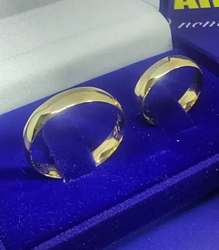 Alianças Par Noivado Casamento Ouro 18 Kilates Peso 4 Gramas 4 mm