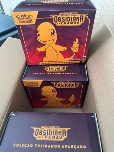 Pokémon Box LACRADA 4 etbs obsidiana em chamas