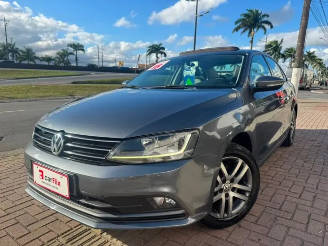 Volkswagen Jetta Comfortline 1.4 TSI 16V 4P Aut. 2018