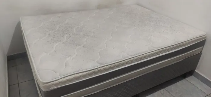Cama box e colchão de casal