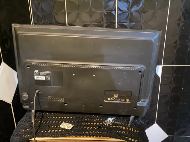 Vendo TV 32 para retirar peças