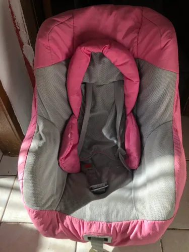 Cadeirinha para carro menina