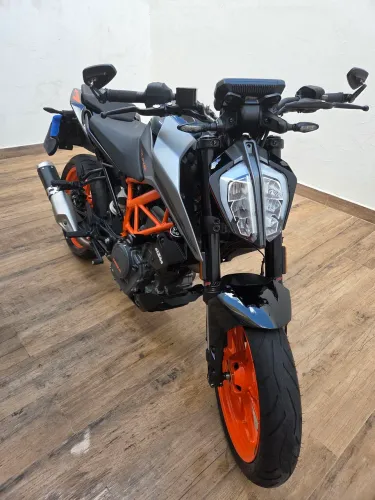 Moto KTM 390 ano 2022 impecável