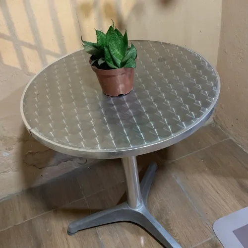 Mesa com 2 cadeiras em alumínio