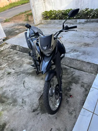 Lander 250 2022 6424 km toda revisada 