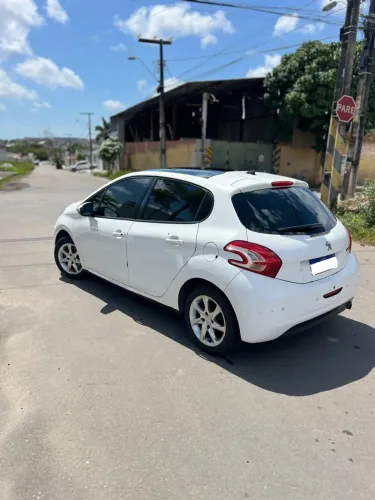 Peugeot 208 Allure 1.5 Flex 8V 5P 2015