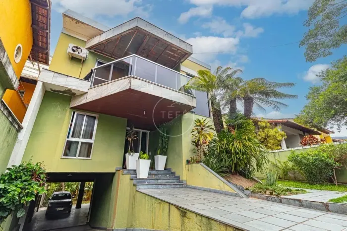 CASA com 5 DORMITÓRIOS no CONDOMÍNIO TERRAL na FREGUESIA - RIO DE JANEIRO, RJ