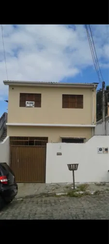 Casa para alugar no treze de Maio