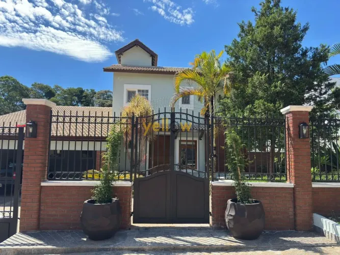 Casa em Condomínio Fechado em Chácaras Colinas Verdes- Arujá