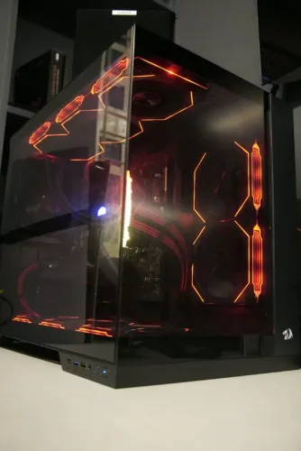 PC Gamer (RTX 5060, Ryzen 5600, 32GB)
