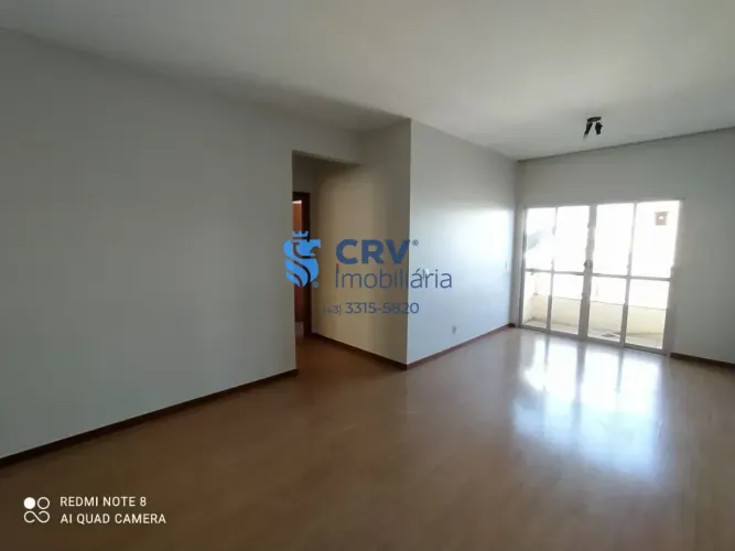 Apartamento com 3 dormitórios para alugar, 80 m² por R$ 2.200,00/mês - Centro - Londrina/P