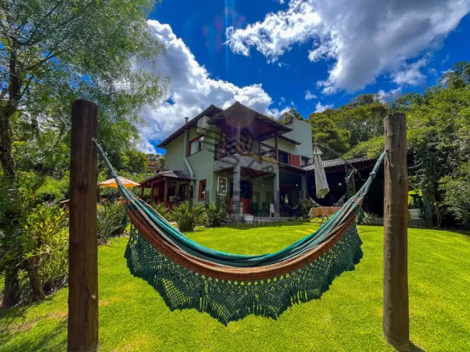 Casa 5 quartos em Pedra Azul | 1.350 m² e vista para mata