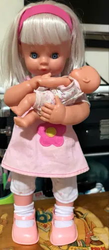 Linda Boneca Mãezinha Estrela funcionando sem avarias 