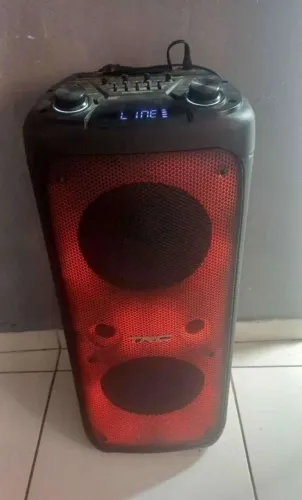 Vendo Caixa de som TRC 1.700 Watts RMS com microfone sem fio integrado e com controle. 