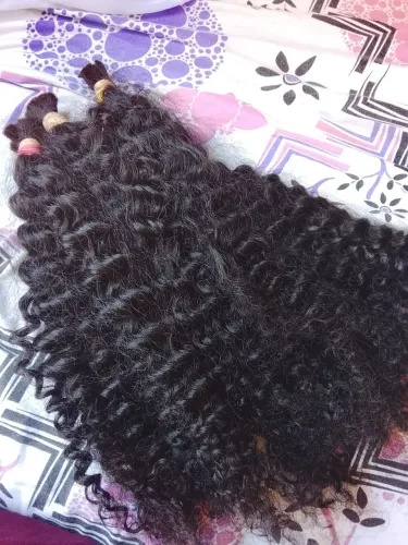 Mega hair cacheado