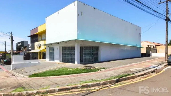 Salão comercial para alugar na Zona Leste de Londrina - 220m² de esquina na Avenida São Jo