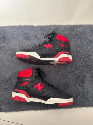 Tênis New Balance 650 preto e vermelho - EU 39,5 com caixa