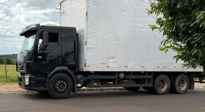 Volvo vm 260 2007 truck baú