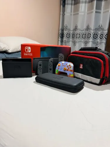 Nintendo Switch V2 COMPLETO + Controle Extra + Cases + Caixa | Ótimo Estado ?