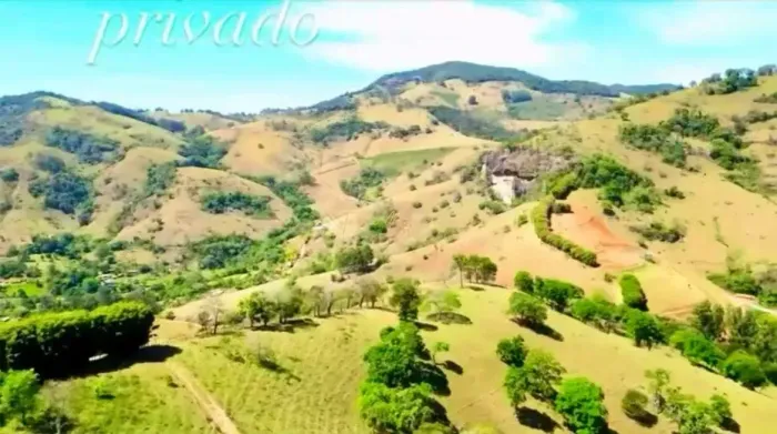 EXCELENTE TERRENO À VENDA - BAIRRO CRUZ VERA - Brazópolis