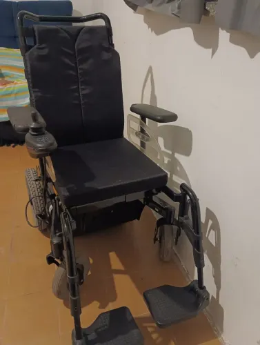 Cadeira de rodas motorizada Ottobock b400