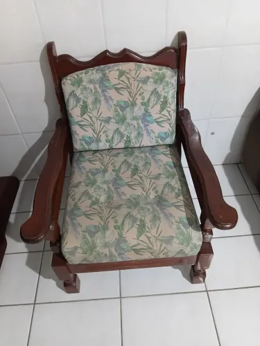 Vende-se poltrona  150,00 reais.