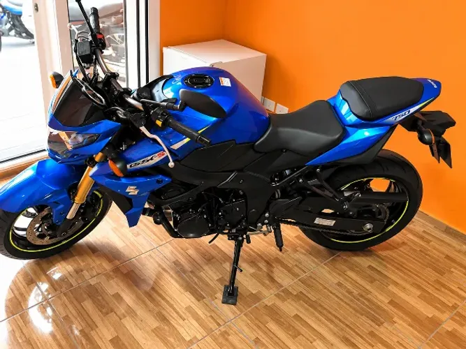 JTA SUZUKI GSR 750