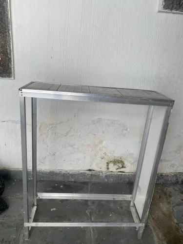Balcão Expositor em Alumínio Compacto (86 x 69 x 23 cm) - Não Enferruja