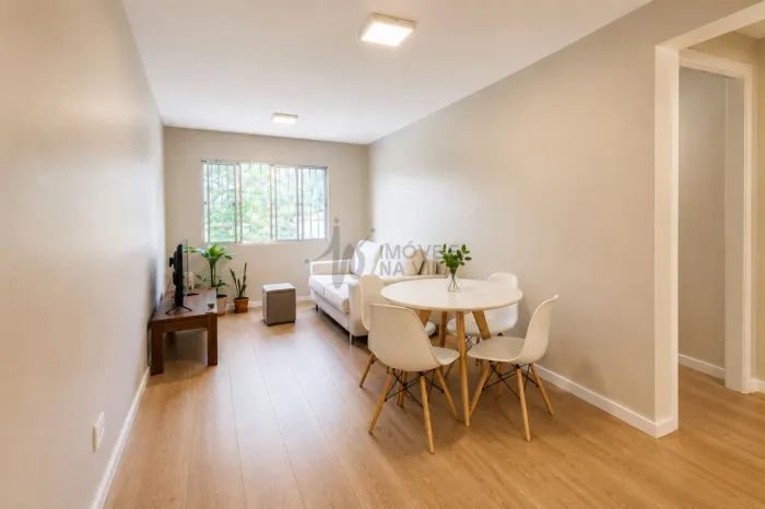 Apartamento reformado com 1 dormitório, a 5 minutos do metrô Vila Mariana