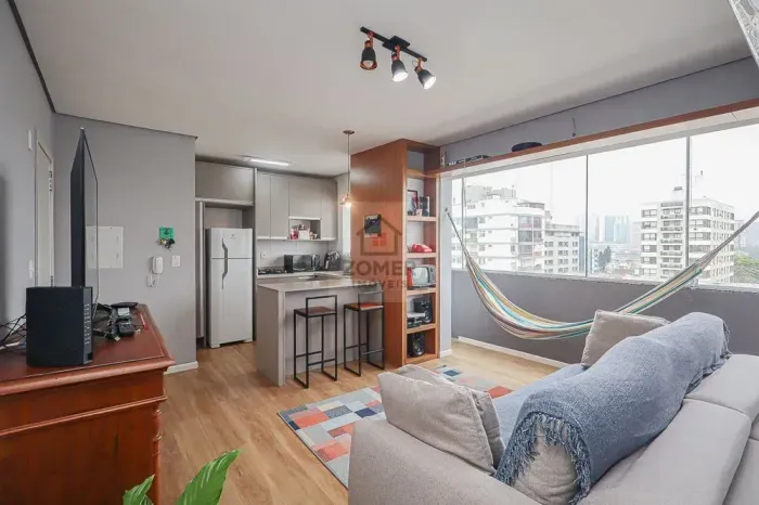 Apartamento semimobiliado com 58 metros 2 quartos 1 vaga no bairro Menino Deus - Porto Ale