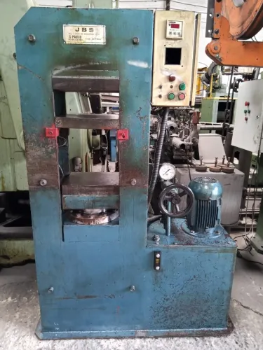 Prensa Vulcanizadora Jbs Borracha 300 X 300 / -- 01161 Nc