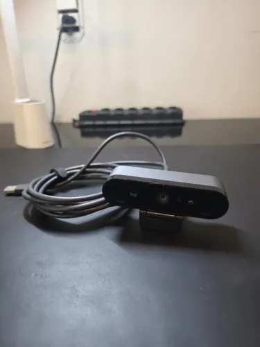 Webcam Logitech Brio 4K Ultra HD com Cabo Seminova - Ribeirao Preto