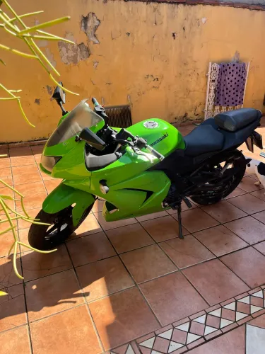 Kawasaki Ninja 250R 2010 Verde