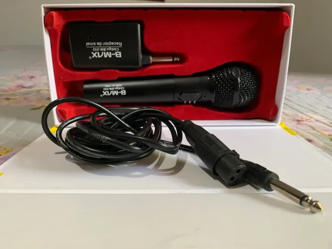 MICROFONE NOVO COM ALTA QUALIDADE