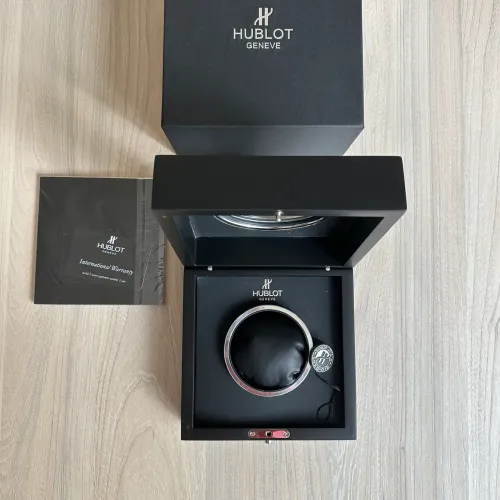 Caixa relógio Hublot madeira vidro 