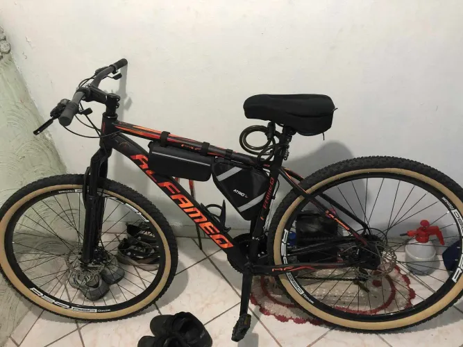 Bicicleta Aluminum Alfameq aro 26 quadro 19 semi nova...