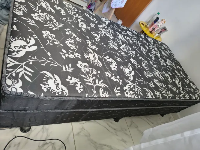 Vendo cama box nova