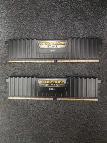 Memória RAM Corsair Vengeance LPX DDR4 16GB (2x8GB) 3600MHz CL18