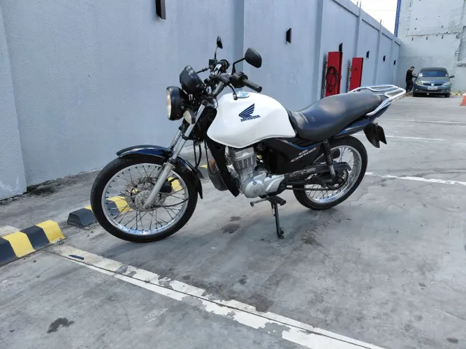 Vendo uma cg Honda 125 es 