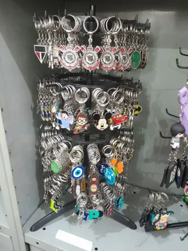 Chaveiros de Metal + Mostruário