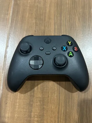 Controle Xbox One + capa protetora