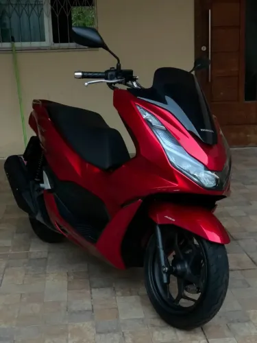 Vendo moto PCX 10 meses de uso