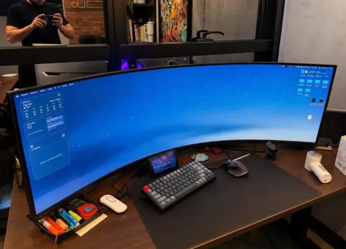 Samsung Odyssey Neo G9 57" Dual UHD - Estado Impecável