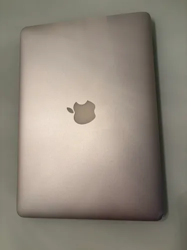 MacBook Air 13 i5 8GB, c/defeito