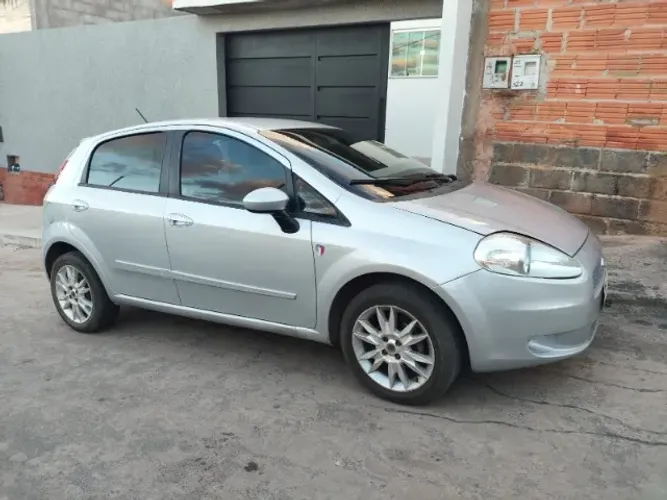 Fiat Punto Attractive 1.4 Fire Flex 8V 5P 2011