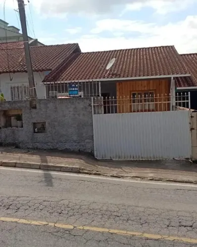 Casa Germinada à Venda, no Forquilhas, São José, SC, com 2 quartos, 1 Banheiro, 1 vaga de